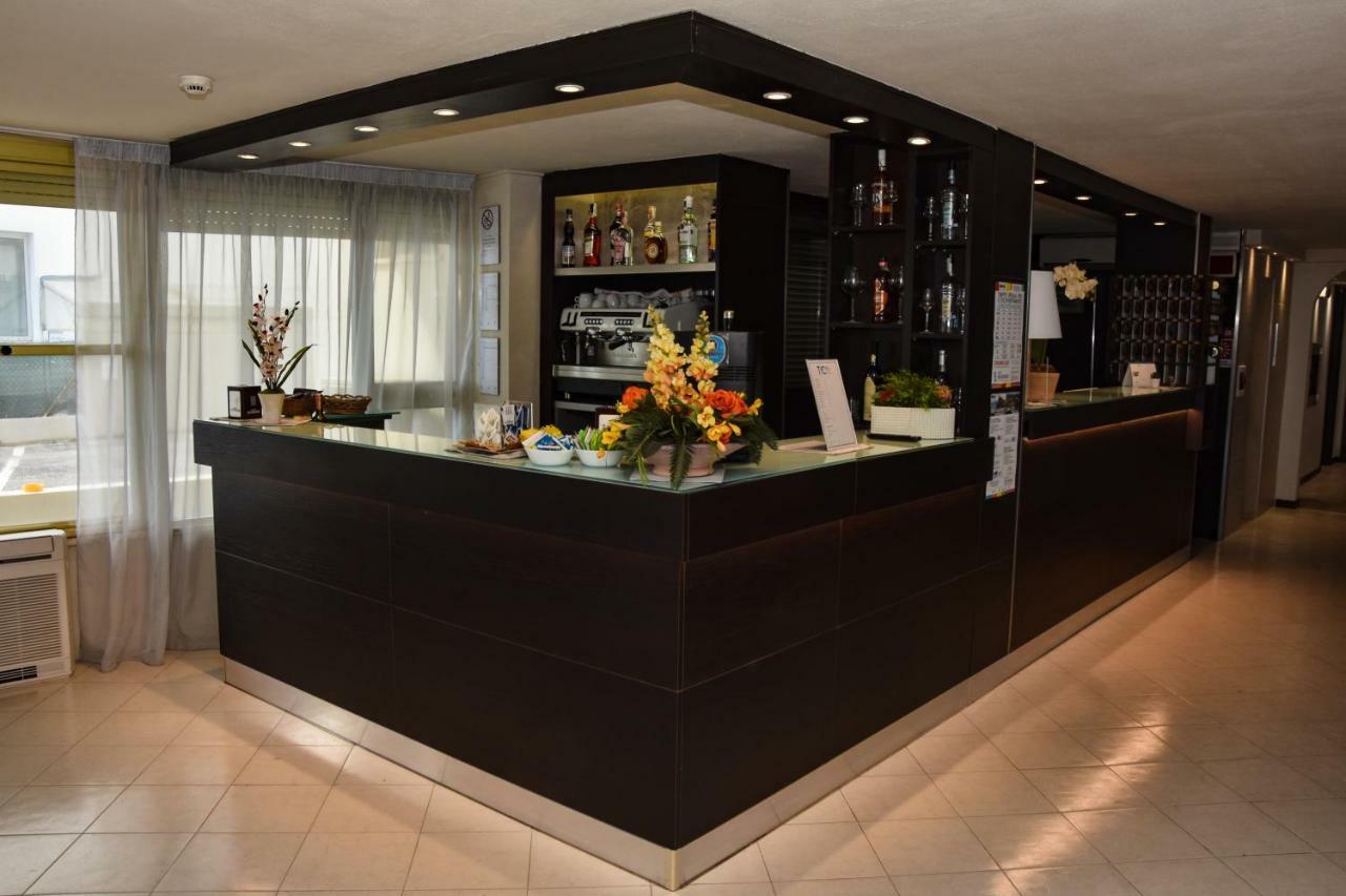 Tyc Hotel Viserbella di Rimini Екстериор снимка