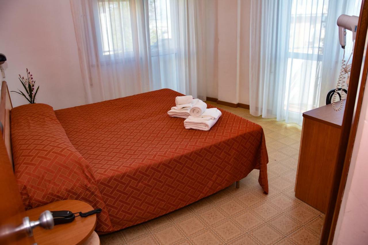 Tyc Hotel Viserbella di Rimini Екстериор снимка